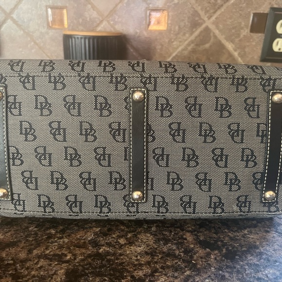 Dooney & Bourke tote - Picture 4 of 6